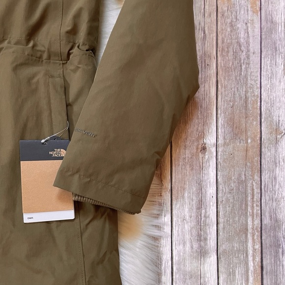 The North Face Women’s Arctic Parka II Coat In Military Olive - Picture 4 of 10